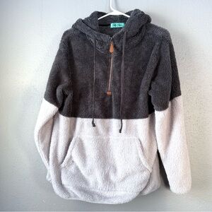 Filly Flair Sweatshirt Hoodies Women’s Size M Zipper 3/4 Cozy